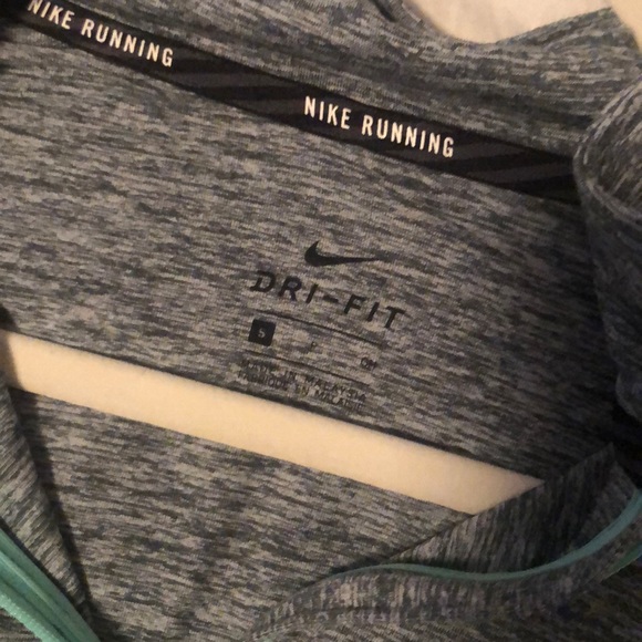 Nike Half Zip - Picture 2 of 3